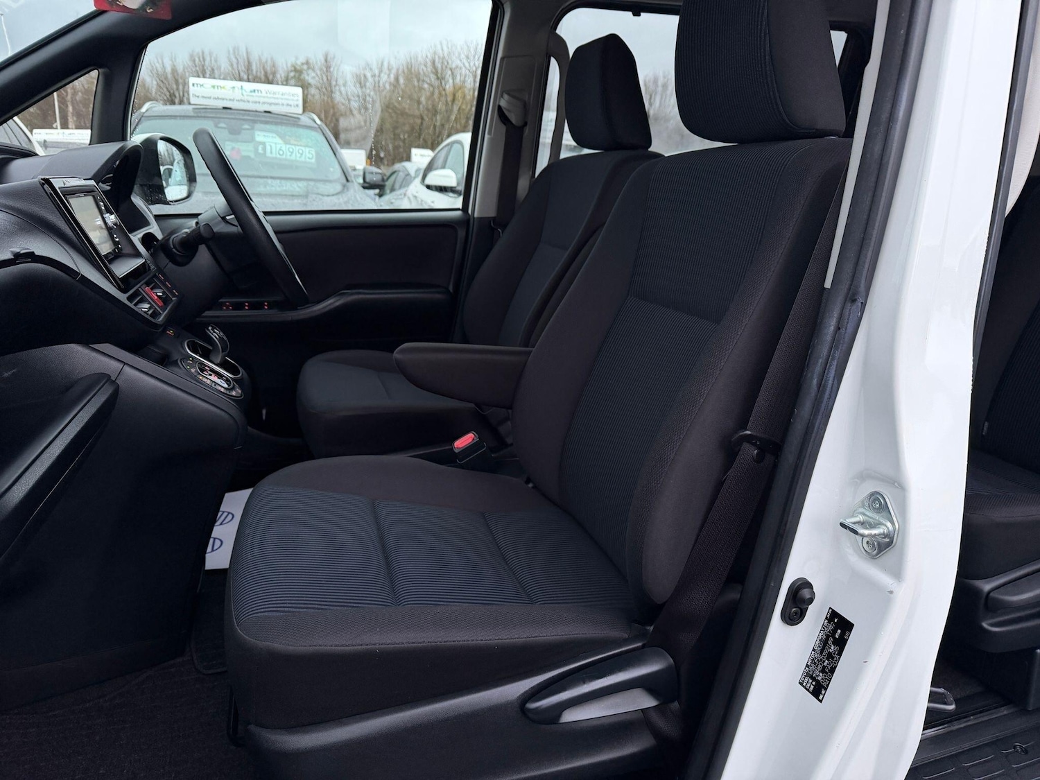 Used Toyota Noah 2025 for sale - 76865297: Photo 18