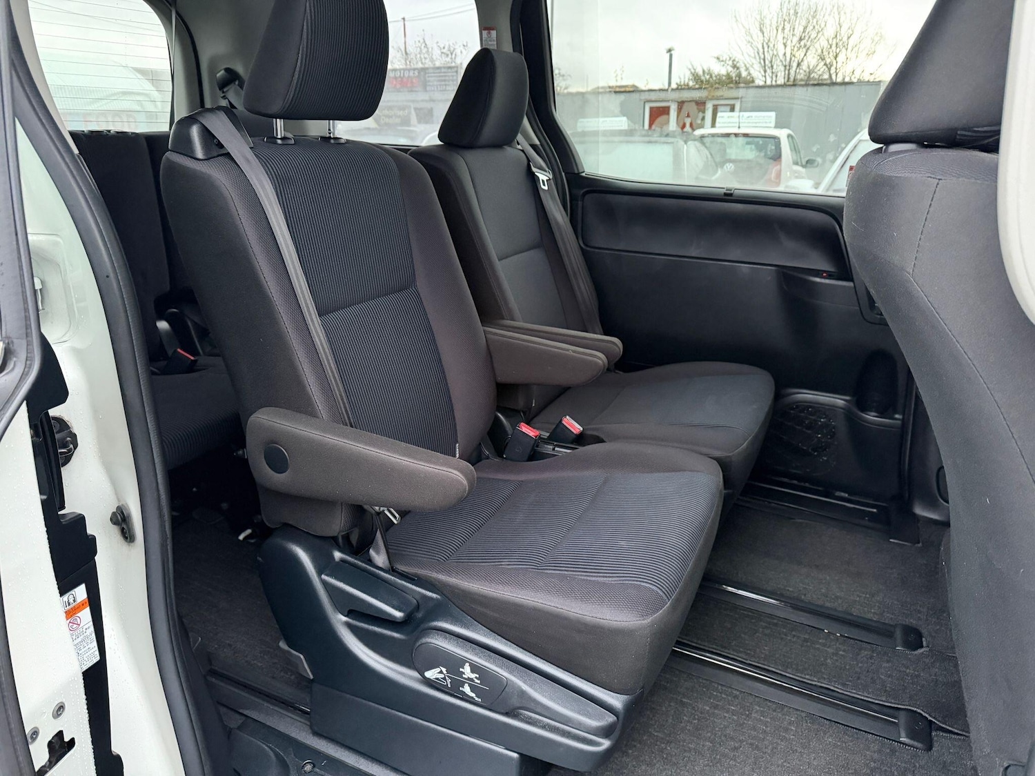 Used Toyota Noah 2025 for sale - 76865297: Photo 24