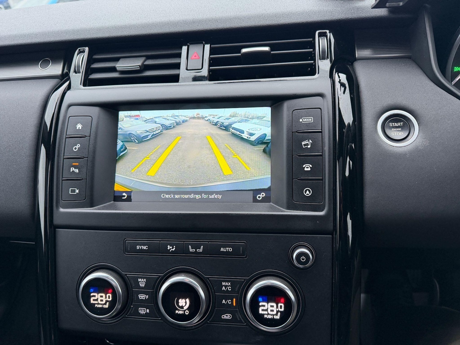 Used Land Rover Discovery 2017 for sale - 77455333: Photo 16