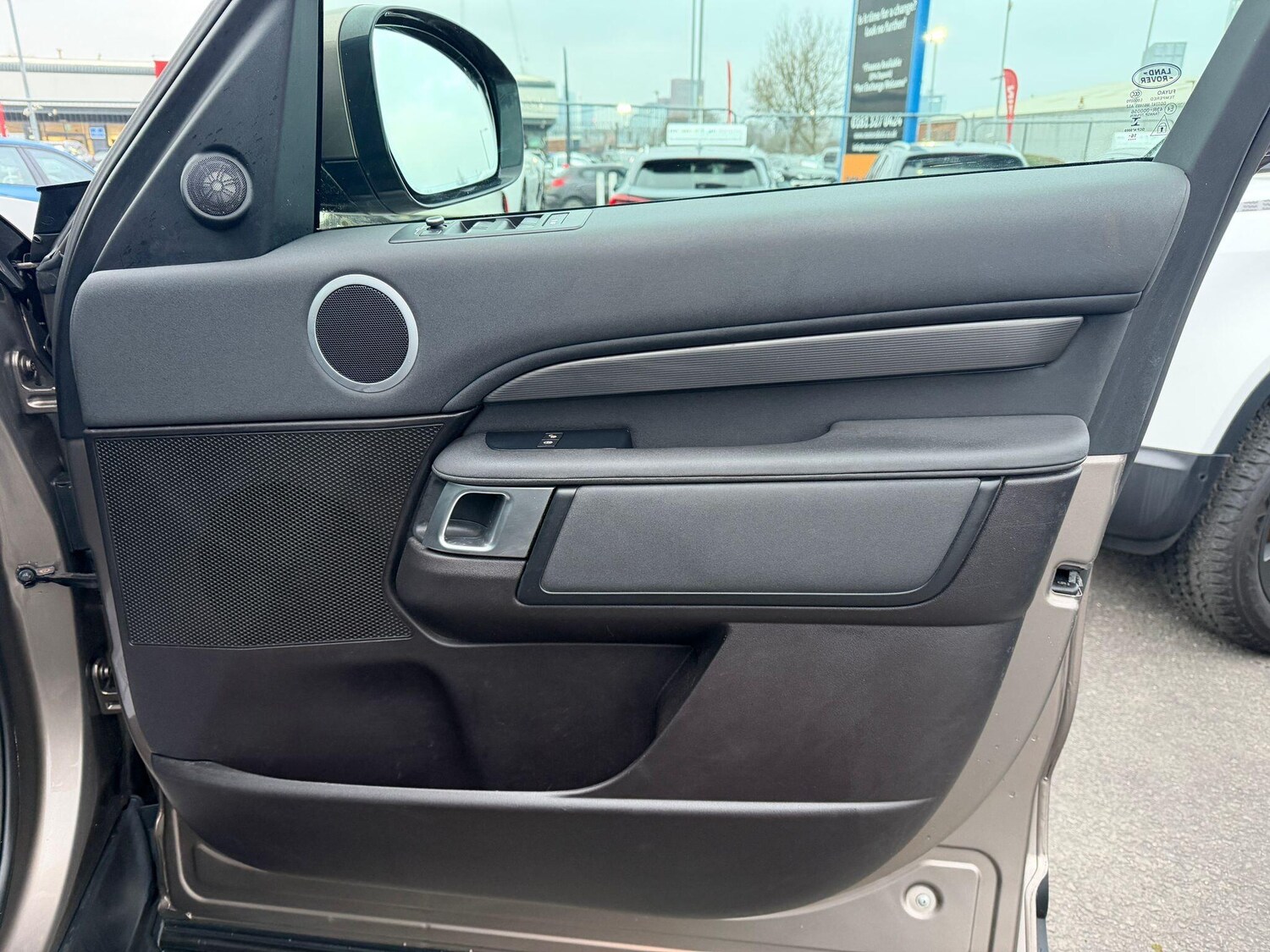 Used Land Rover Discovery 2017 for sale - 77455333: Photo 28