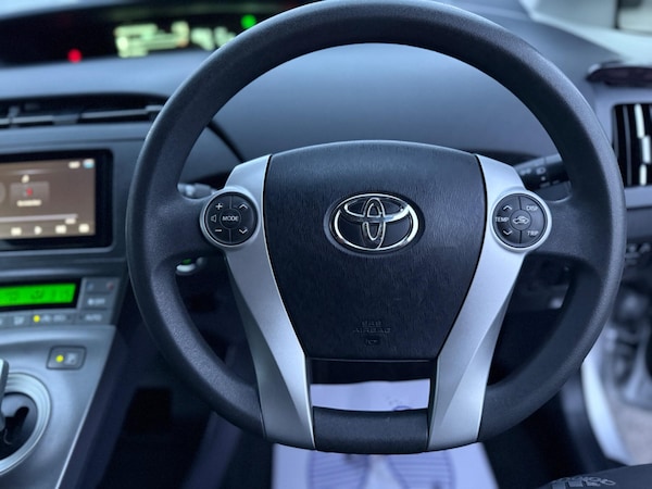 Used Toyota Prius 2014 for sale - 76151520: Photo 13
