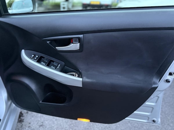 Used Toyota Prius 2014 for sale - 76151520: Photo 18