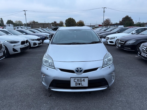 Used Toyota Prius 2014 for sale - 76151520: Photo 2