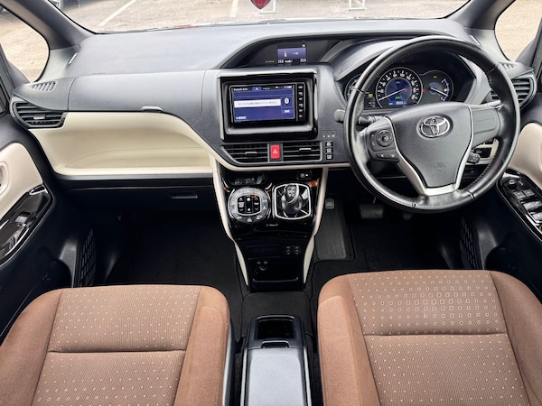 Used Toyota Voxy 2019 for sale - 76109604: Photo 14