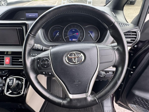 Used Toyota Voxy 2019 for sale - 76109604: Photo 19
