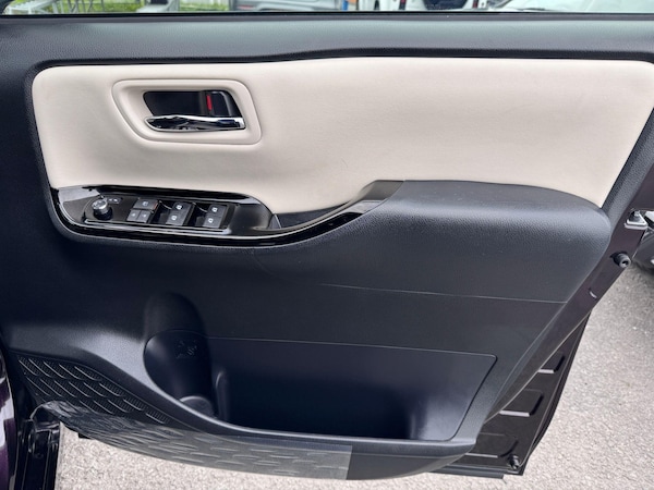 Used Toyota Voxy 2019 for sale - 76109604: Photo 25