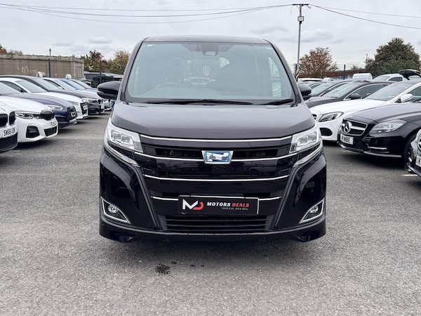 Used Toyota Voxy 2019 for sale - 76109604: Photo 2