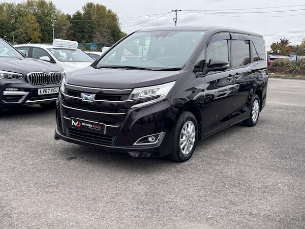 Used Toyota Voxy 2019 for sale - 76109604: Photo 4