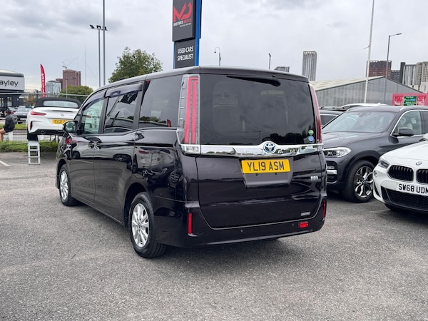 Used Toyota Voxy 2019 for sale - 76109604: Photo 5