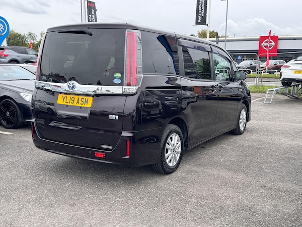 Used Toyota Voxy 2019 for sale - 76109604: Photo 9