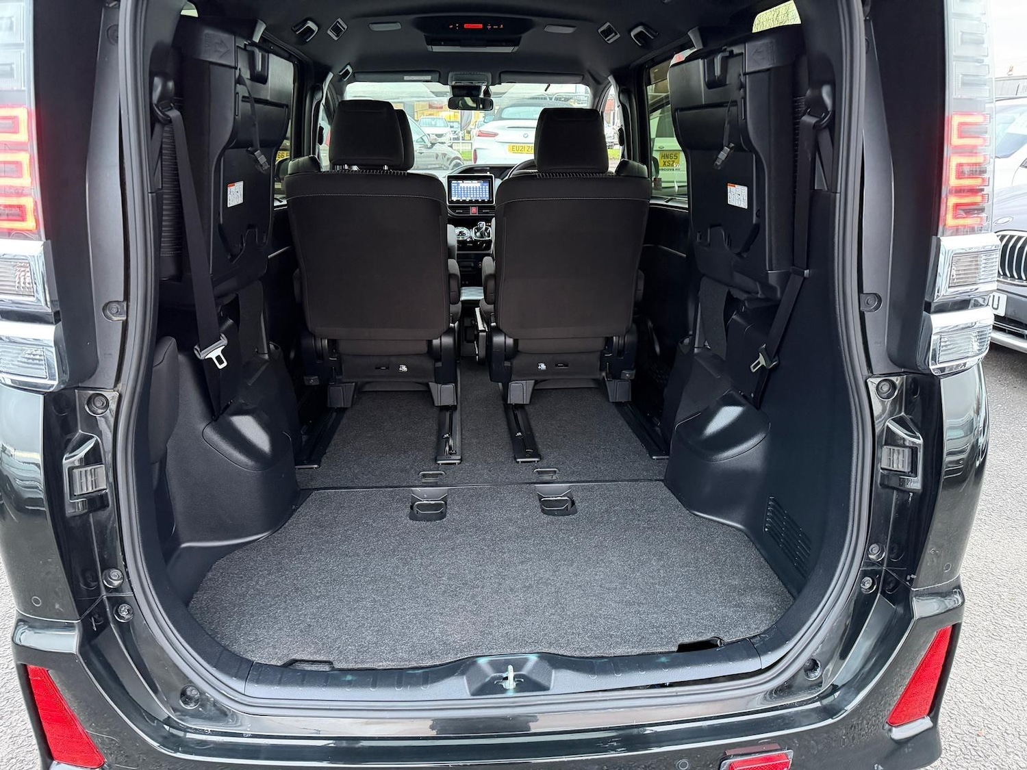 Used Toyota Noah 2025 for sale - 77082043: Photo 28