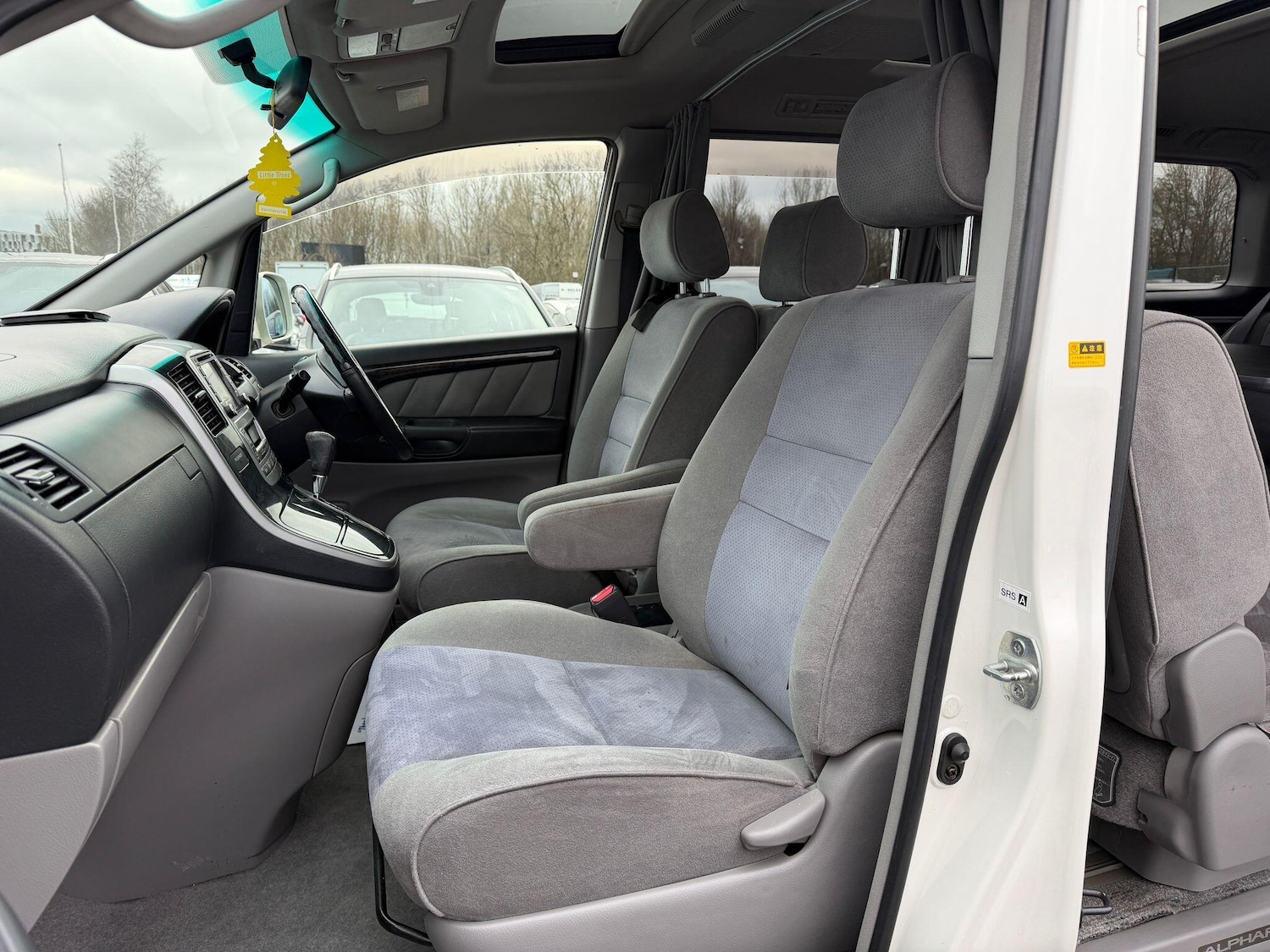 Used Toyota Alphard 2020 for sale - 77523560: Photo 21