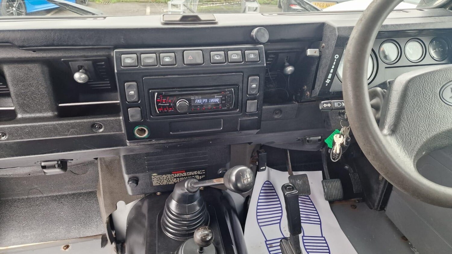 Used Land Rover Defender 2002 for sale - 77784311: Photo 15