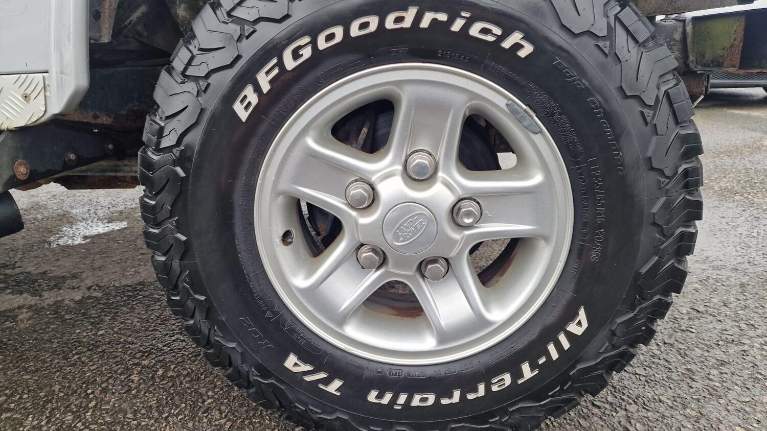 Used Land Rover Defender 2002 for sale - 77784311: Photo 19