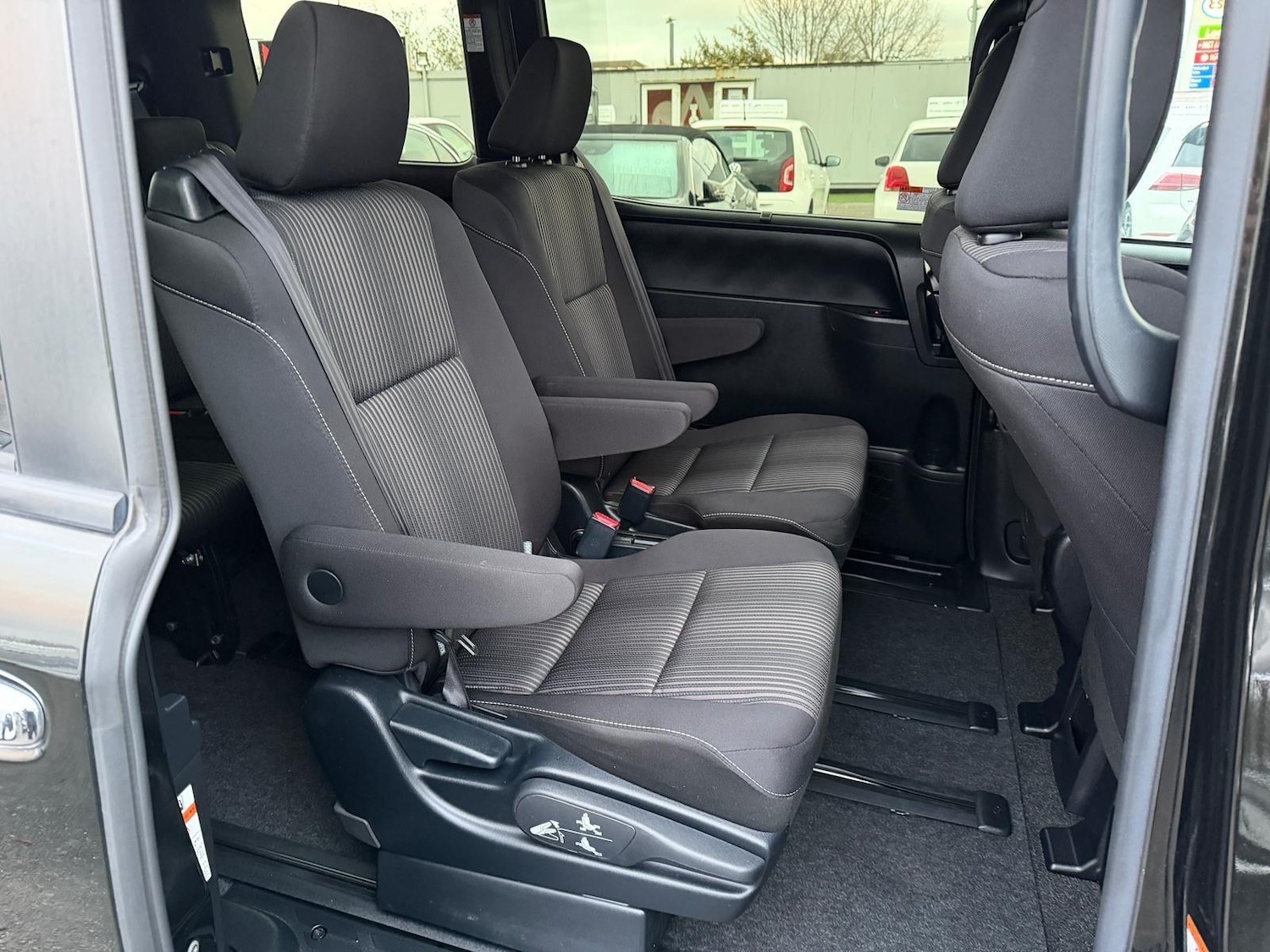 Used Toyota Noah 2019 for sale - 77400751: Photo 23