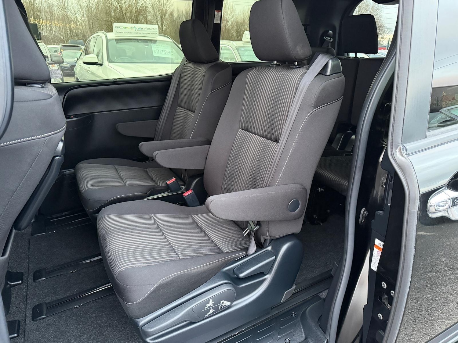 Used Toyota Noah 2019 for sale - 77400751: Photo 25