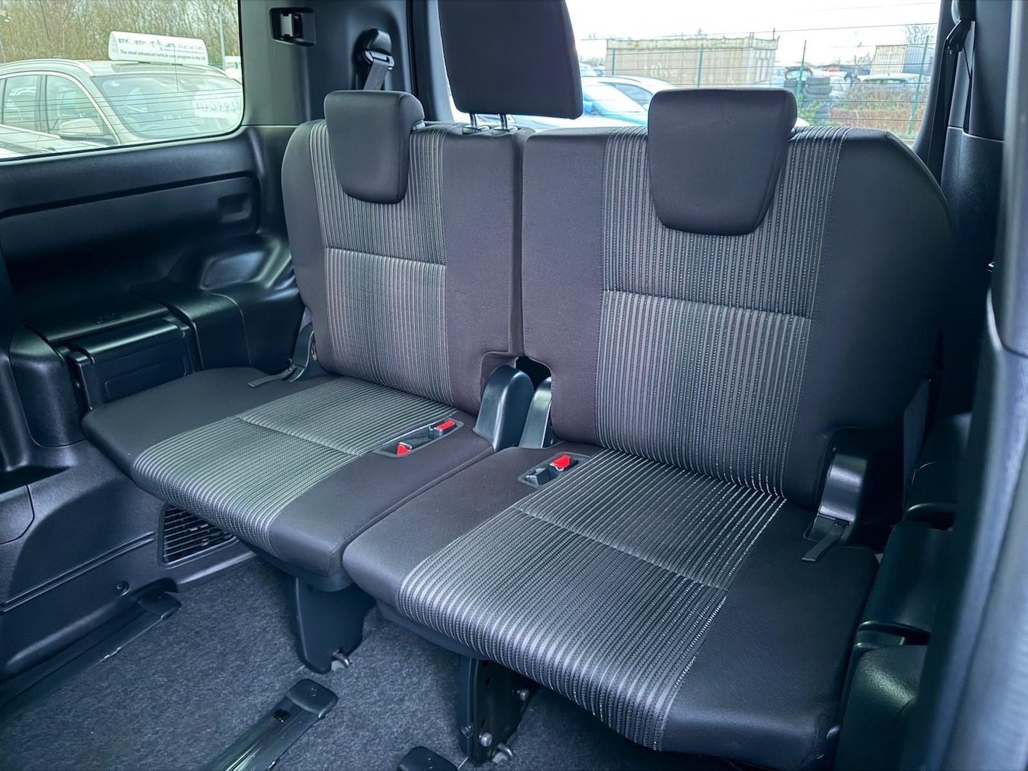 Used Toyota Noah 2019 for sale - 77400751: Photo 32