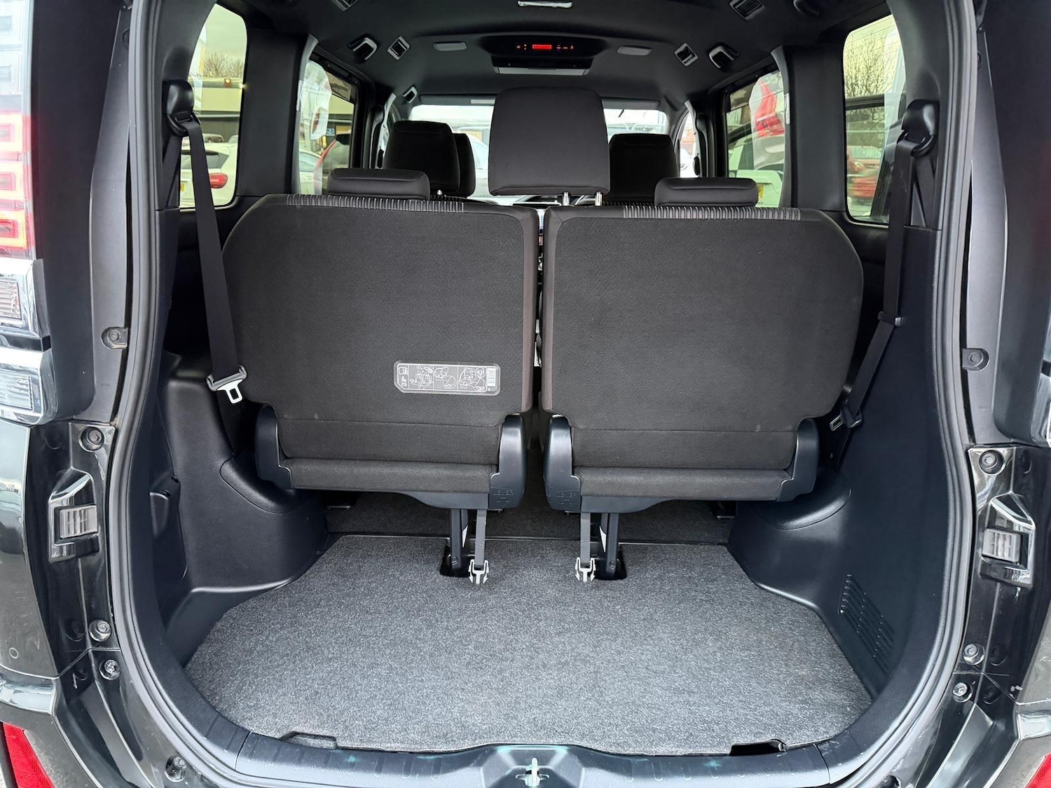 Used Toyota Noah 2019 for sale - 77400751: Photo 33