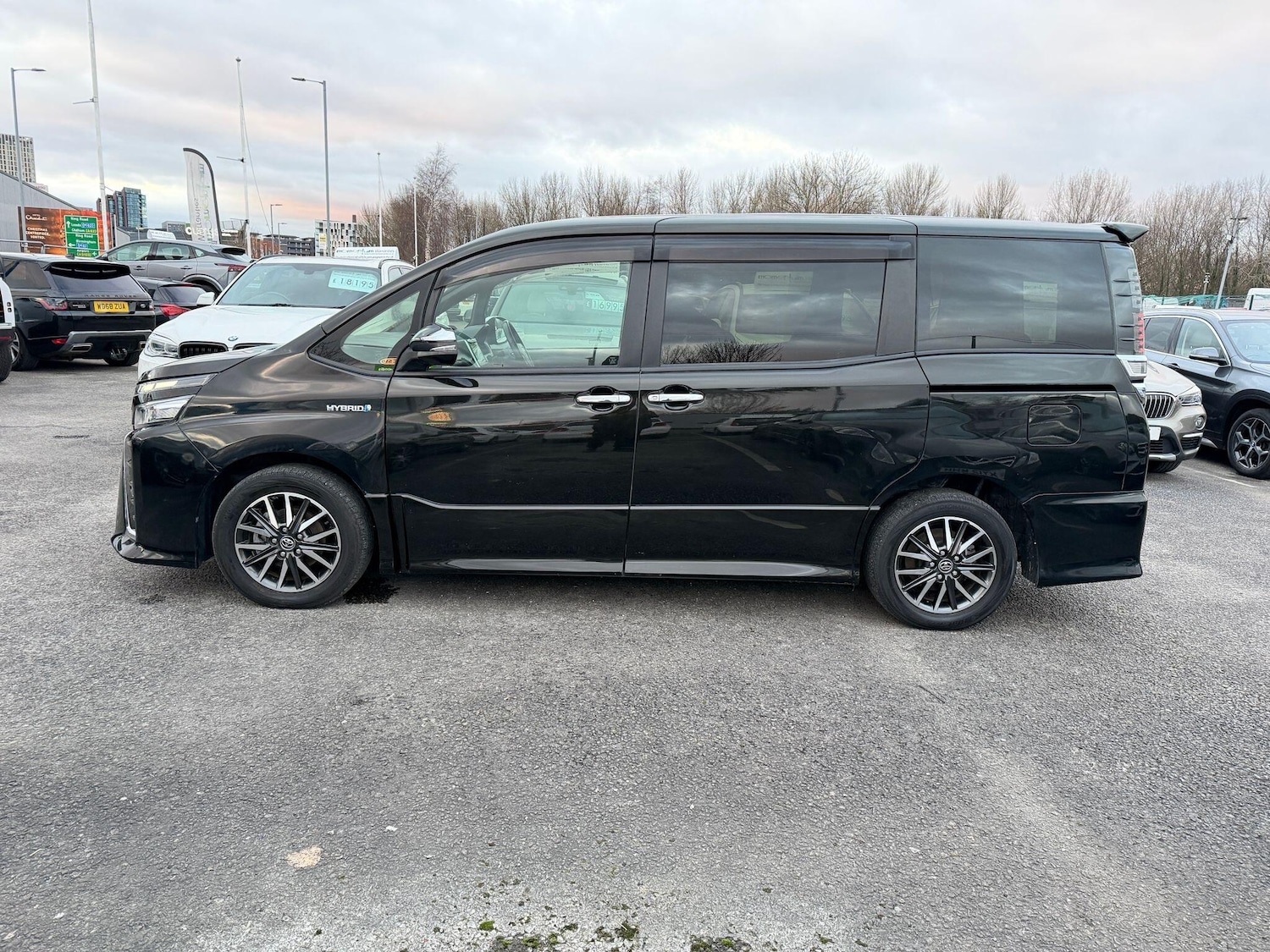 Used Toyota Noah 2019 for sale - 77400751: Photo 8