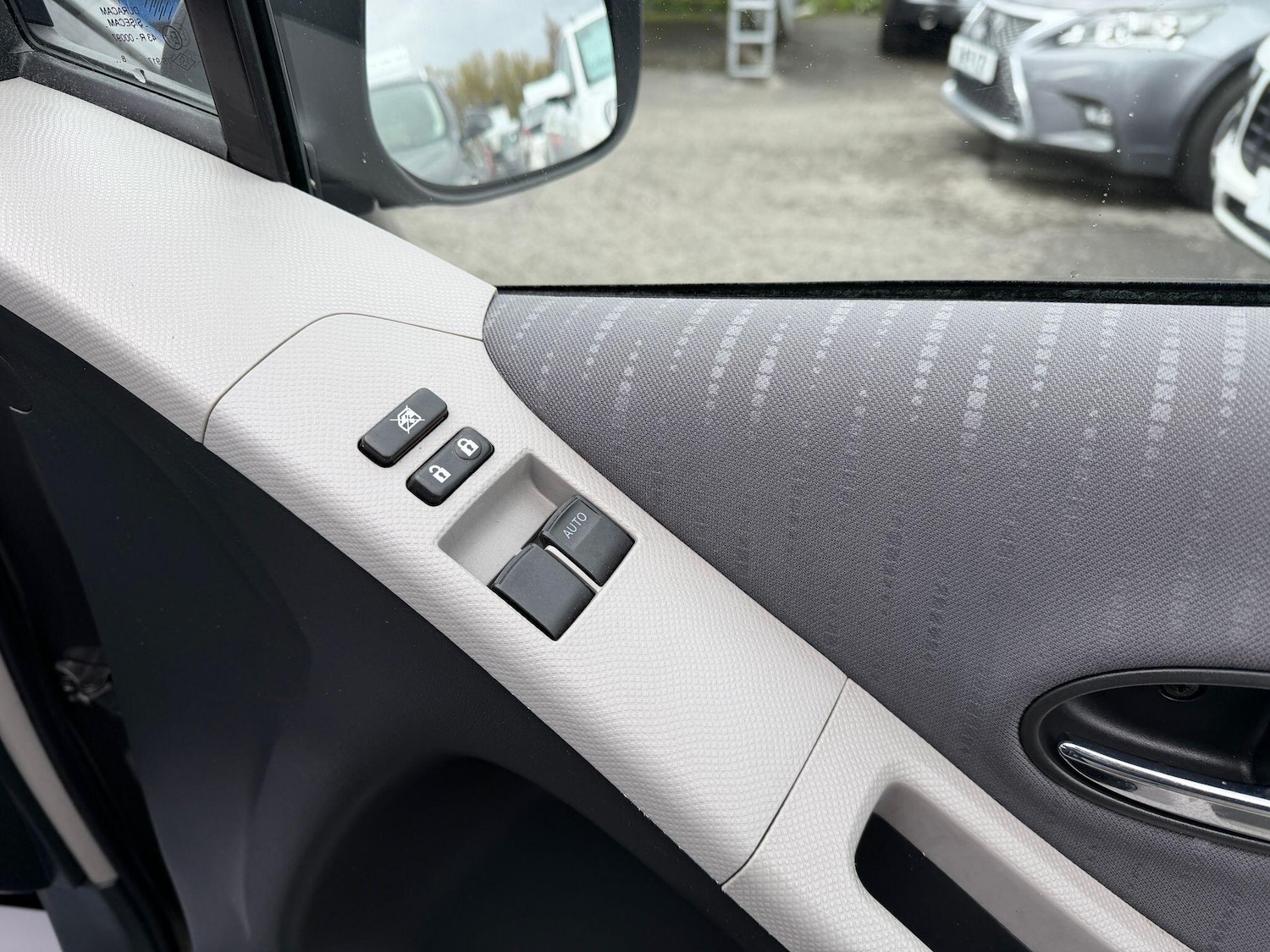 Used Toyota Yaris 2009 for sale - 78072094: Photo 24