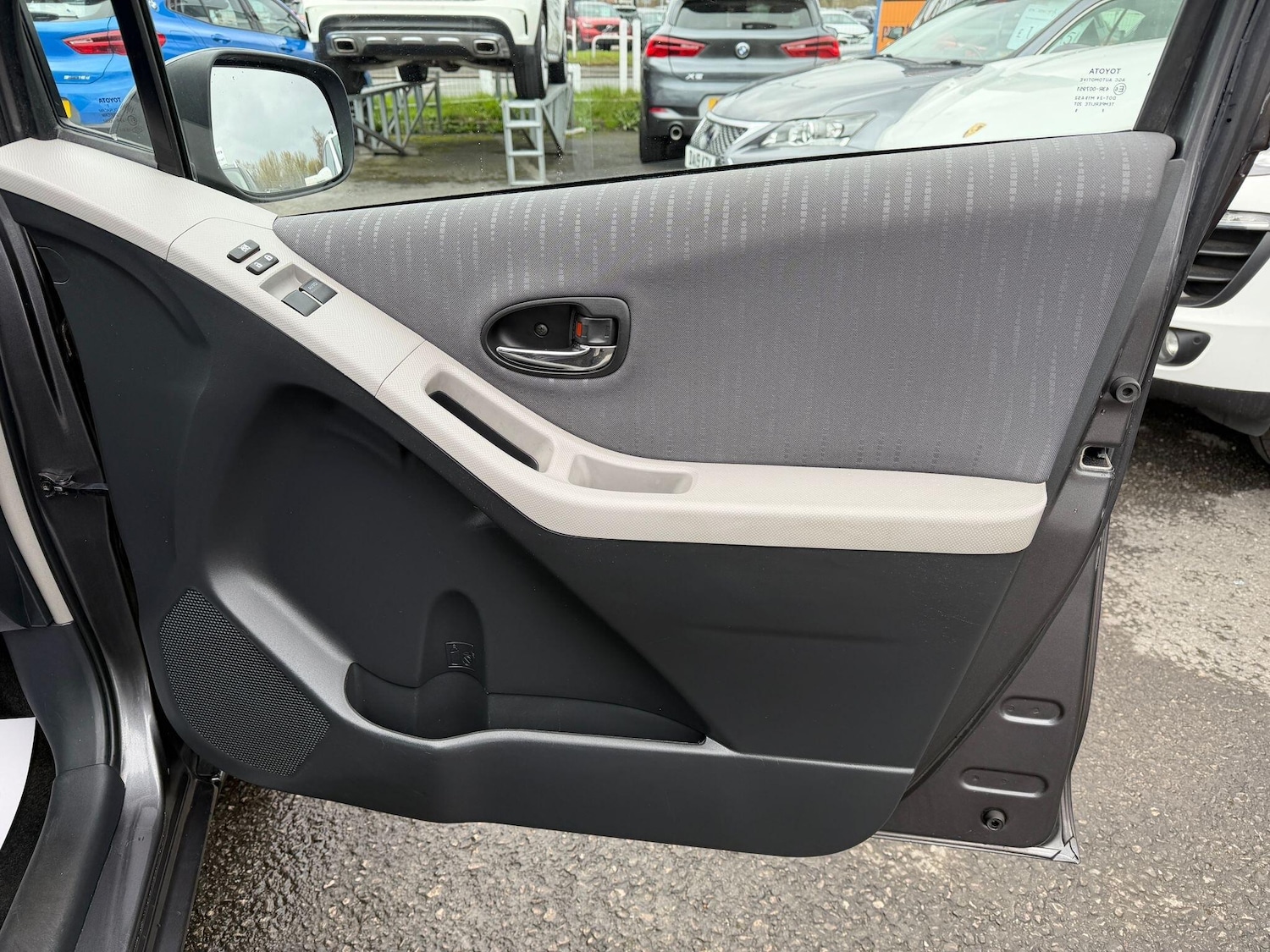 Used Toyota Yaris 2009 for sale - 78072094: Photo 25