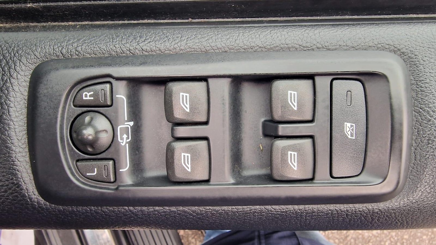 Used Land Rover Discovery 2015 for sale - 76759340: Photo 27