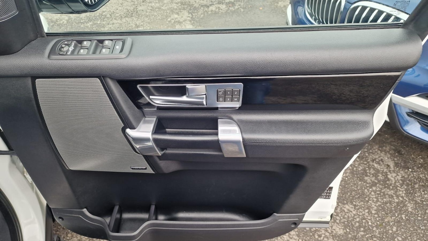 Used Land Rover Discovery 2015 for sale - 76759340: Photo 30