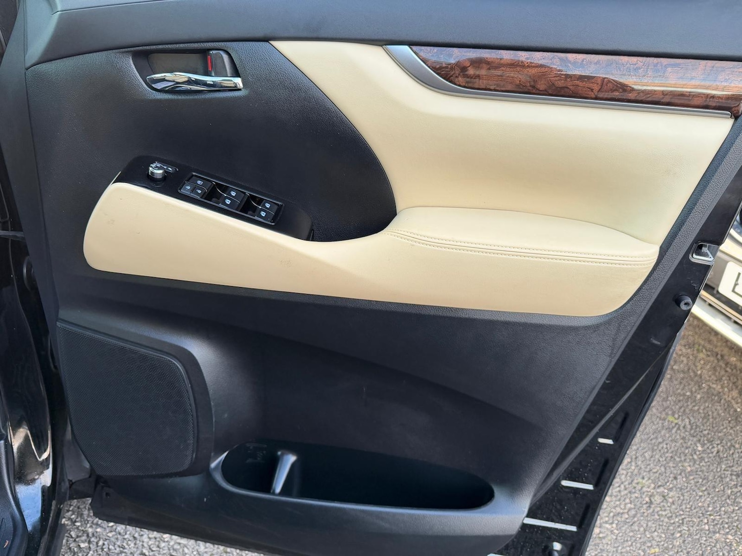 Used Toyota Alphard 2025 for sale - 76701900: Photo 22