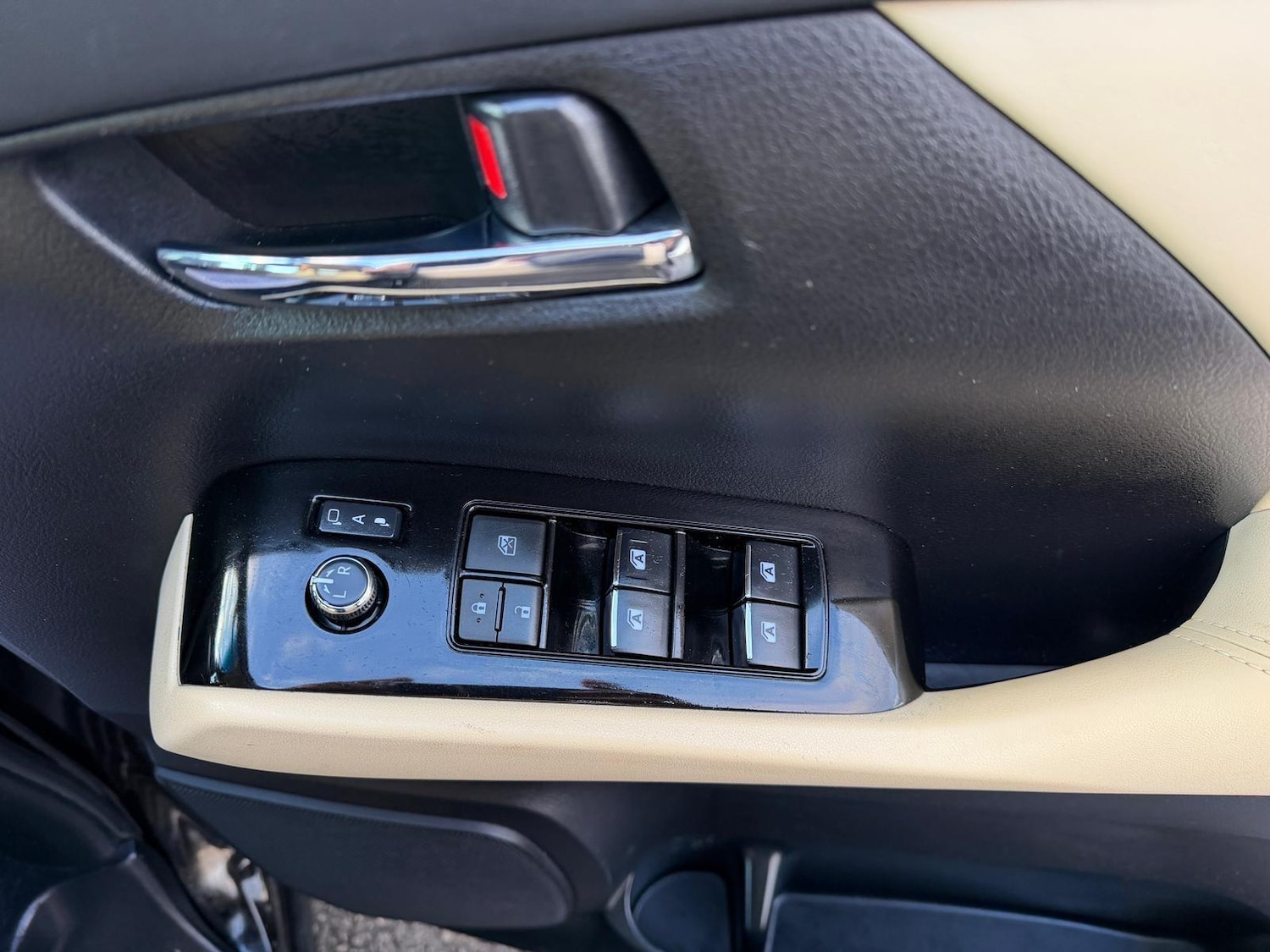 Used Toyota Alphard 2025 for sale - 76701900: Photo 24