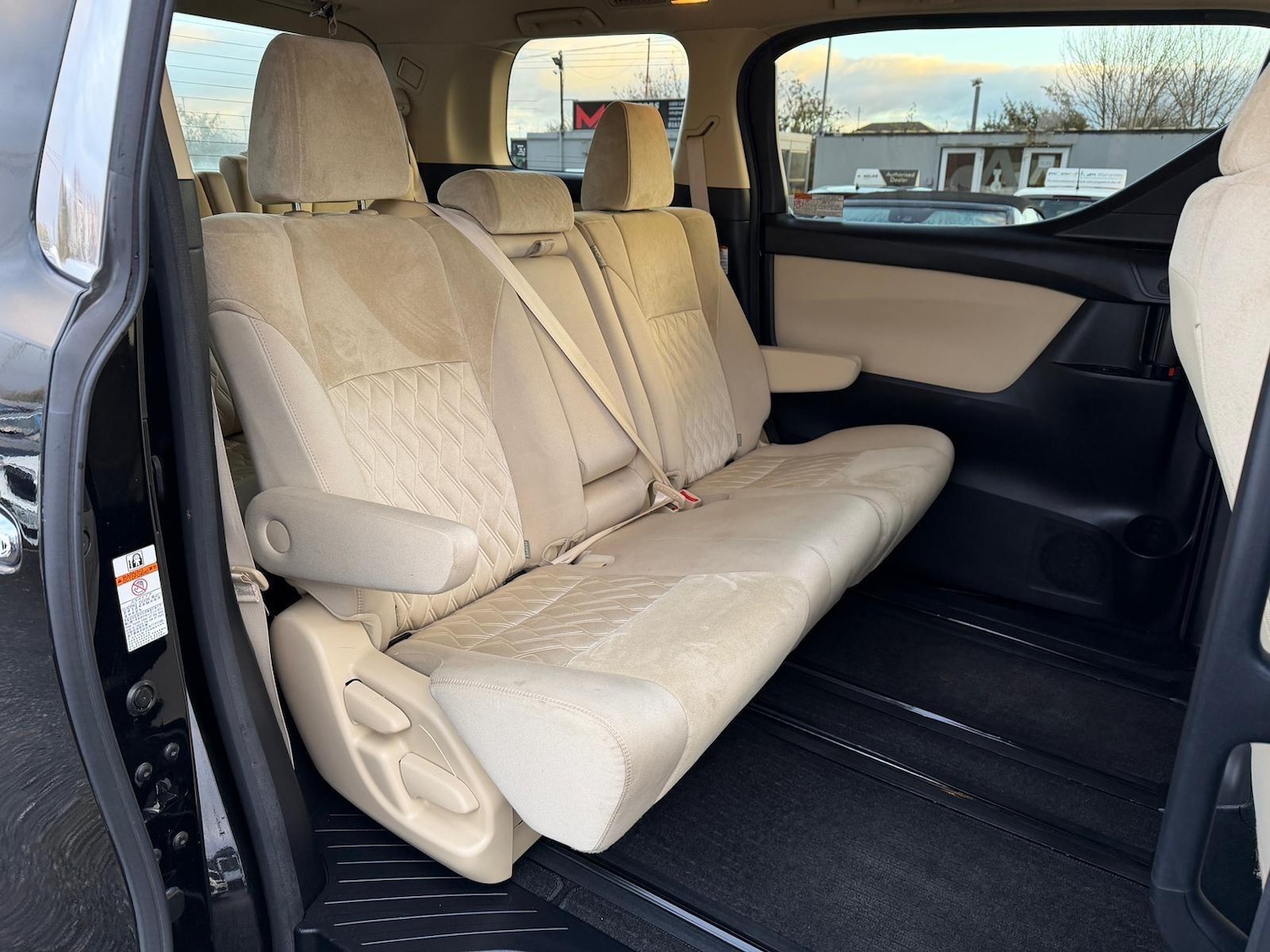 Used Toyota Alphard 2025 for sale - 76701900: Photo 26