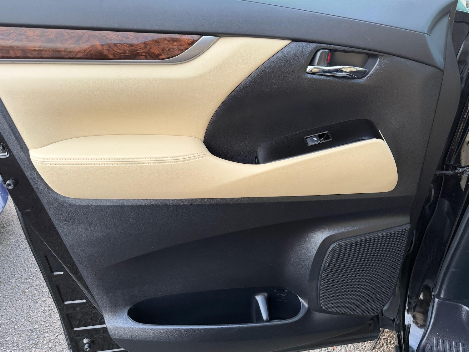 Used Toyota Alphard 2025 for sale - 76701900: Photo 28