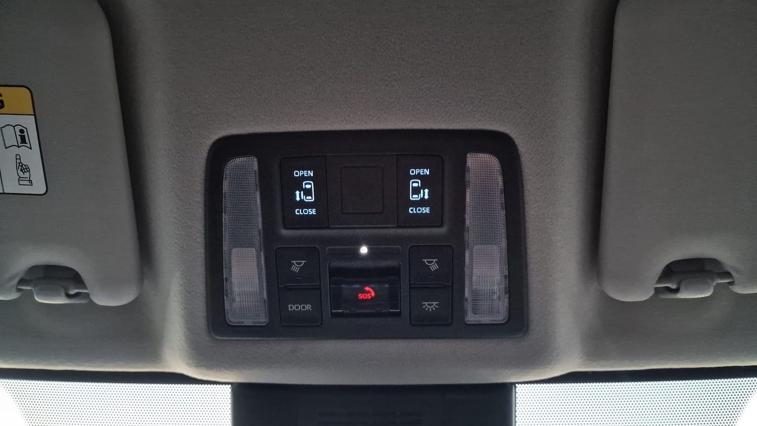 Used Toyota Voxy for sale - 76398120: Photo 11