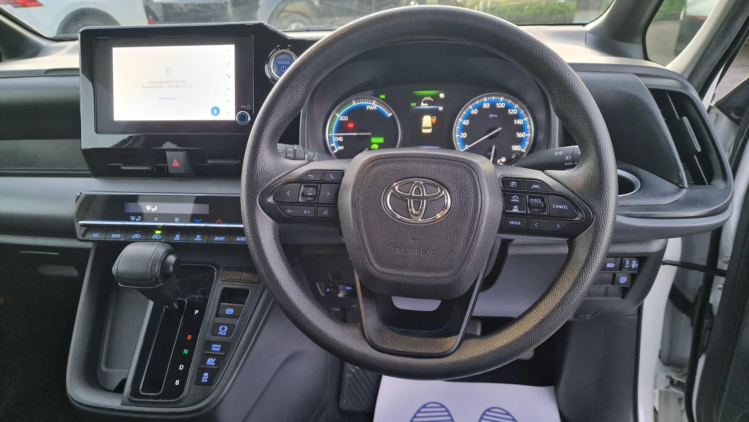 Used Toyota Voxy for sale - 76398120: Photo 12