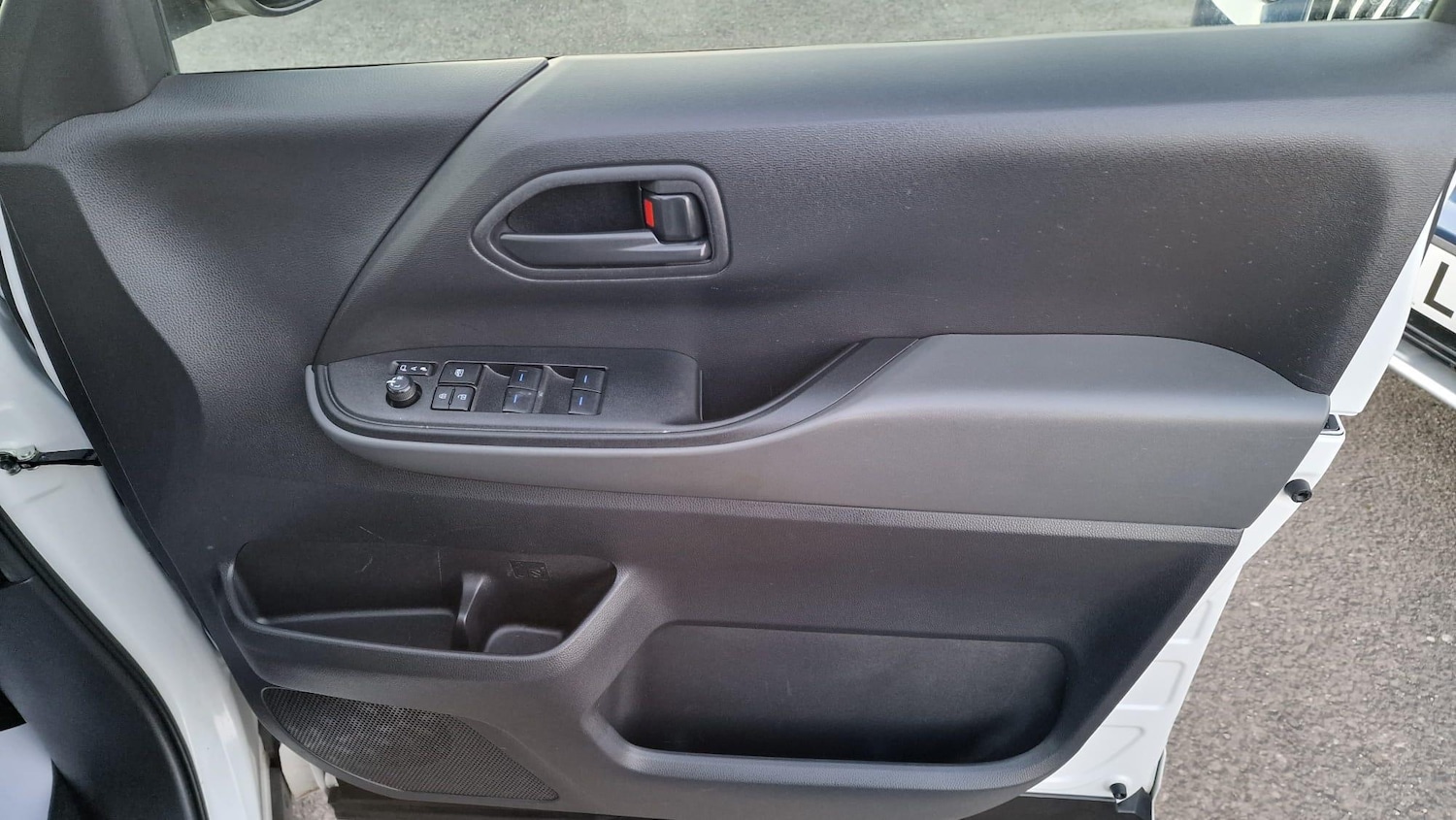 Used Toyota Voxy for sale - 76398120: Photo 21