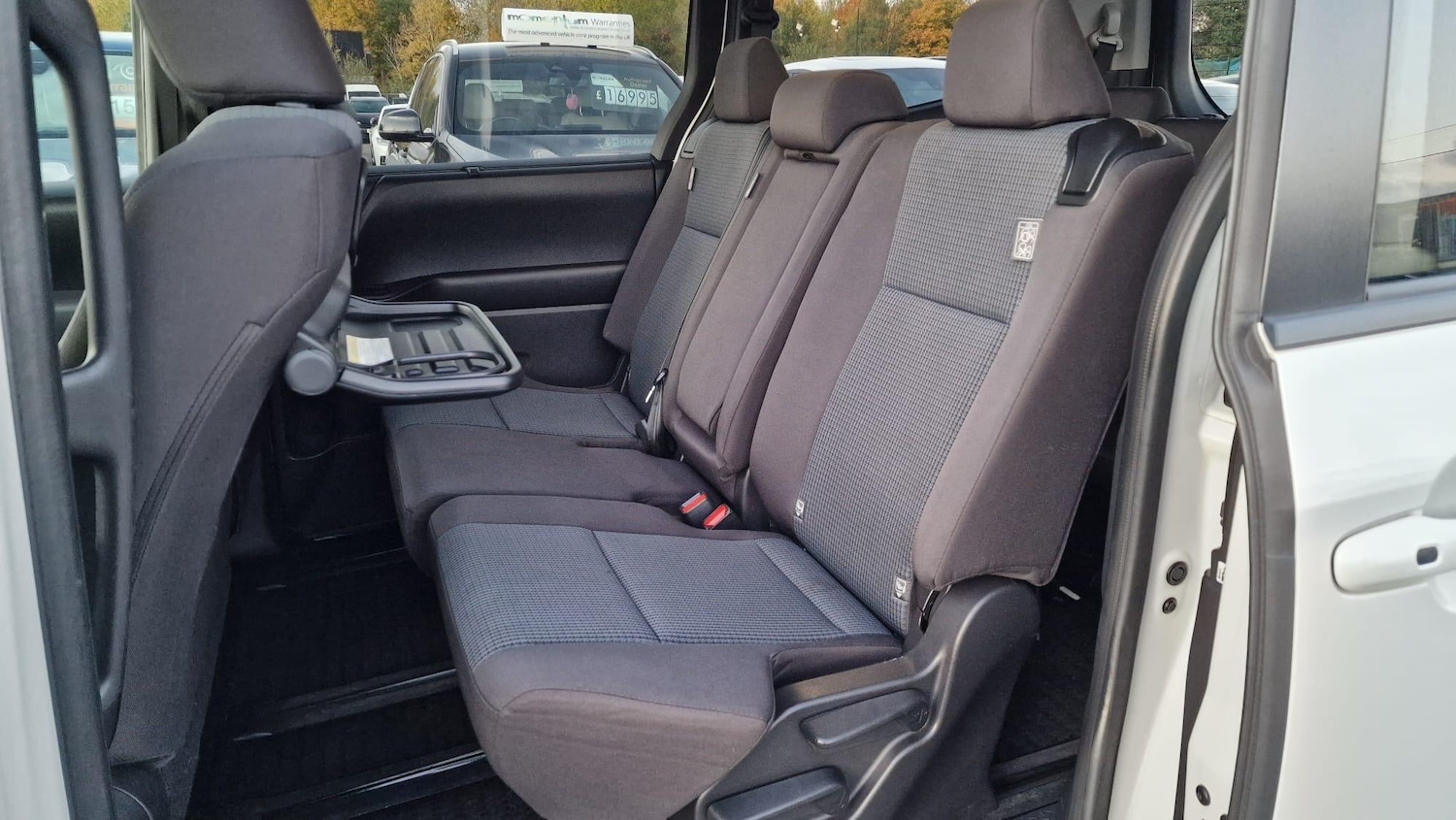 Used Toyota Voxy for sale - 76398120: Photo 23