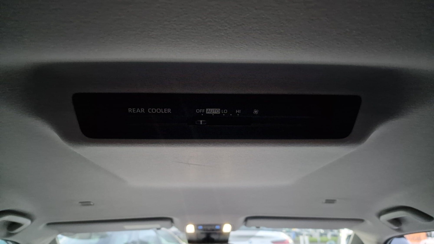 Used Toyota Voxy for sale - 76398120: Photo 25