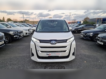 Used Toyota Voxy 2022 for sale - 76398120: Photo