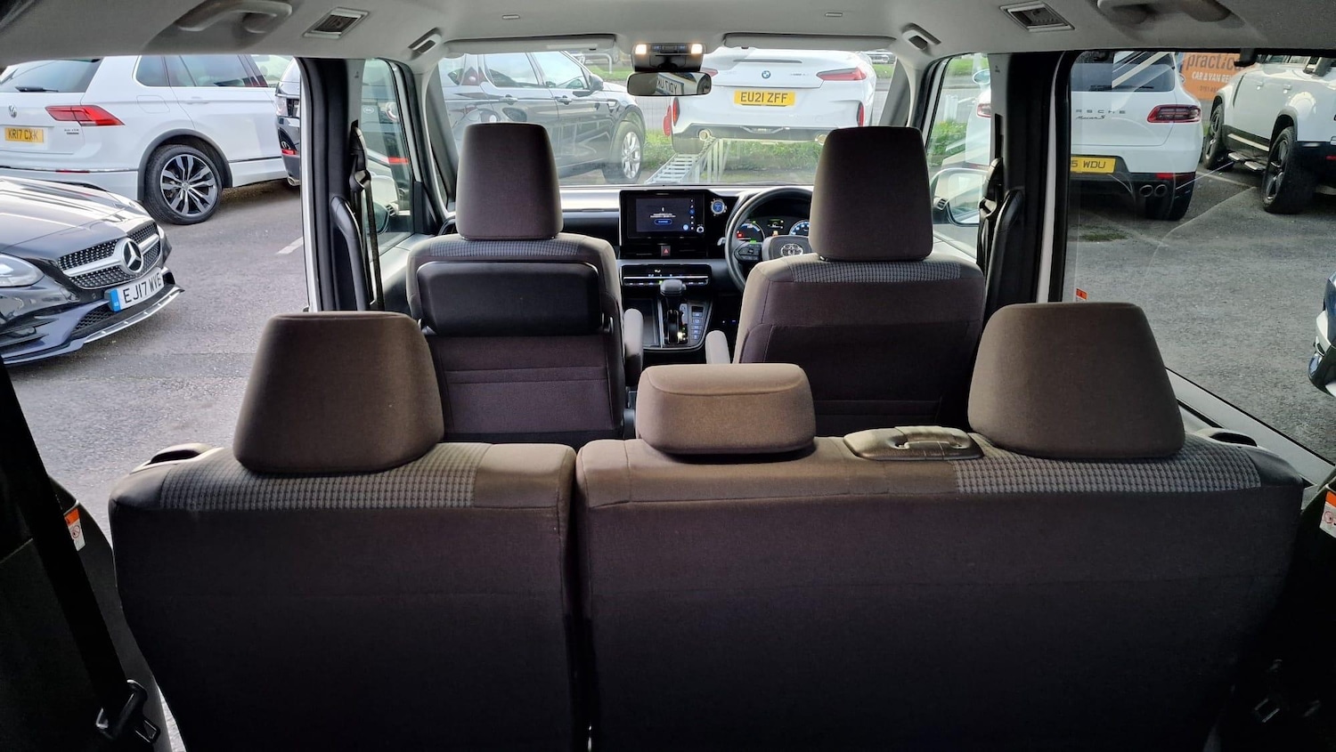 Used Toyota Voxy for sale - 76398120: Photo 30