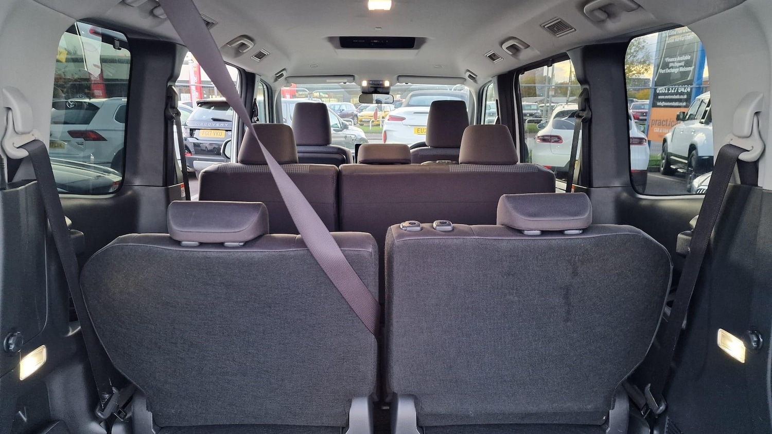 Used Toyota Voxy for sale - 76398120: Photo 31