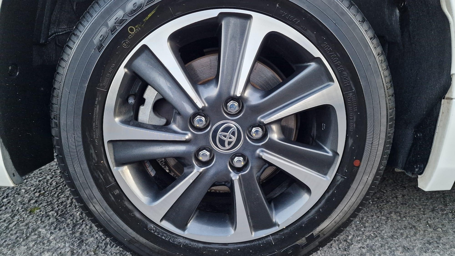 Used Toyota Voxy for sale - 76398120: Photo 32