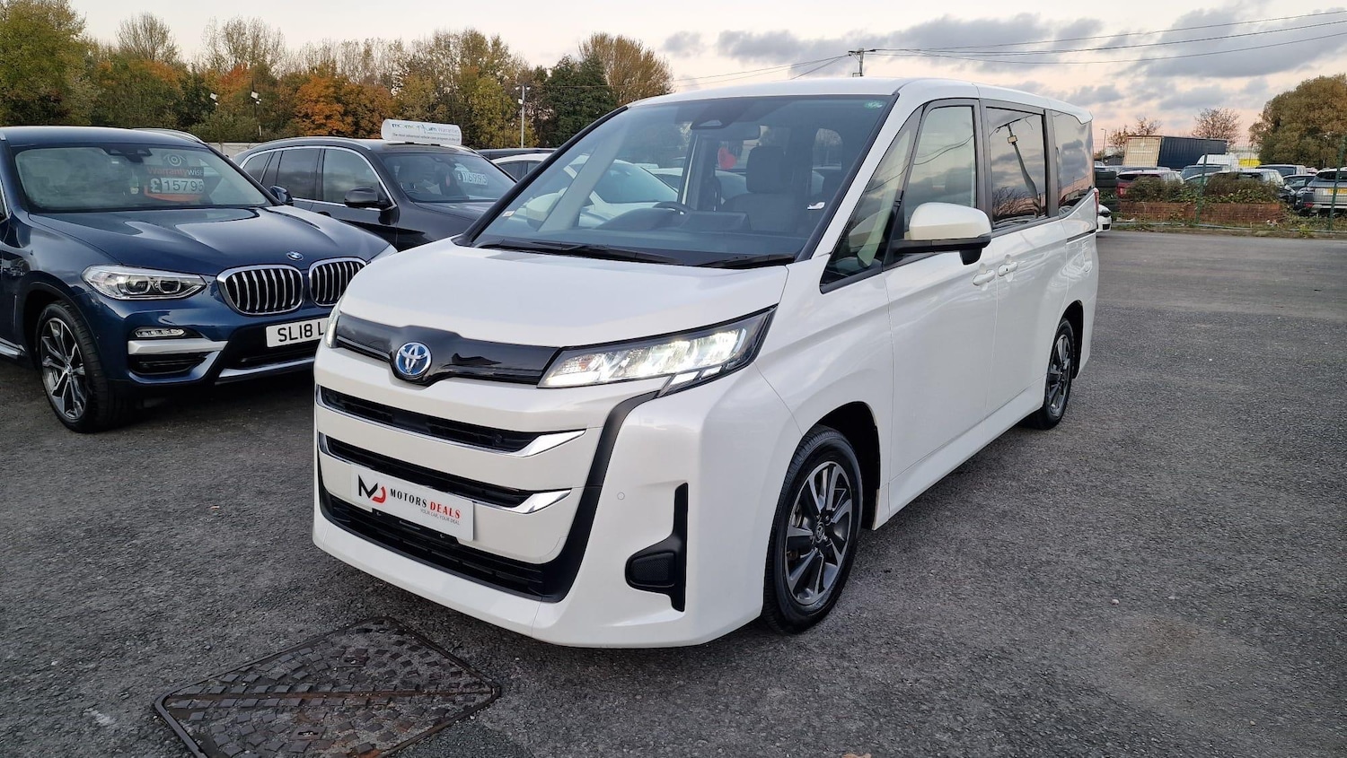 Used Toyota Voxy for sale - 76398120: Photo 4