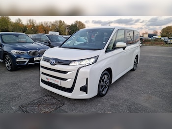Used Toyota Voxy 2022 for sale - 76398120: Photo