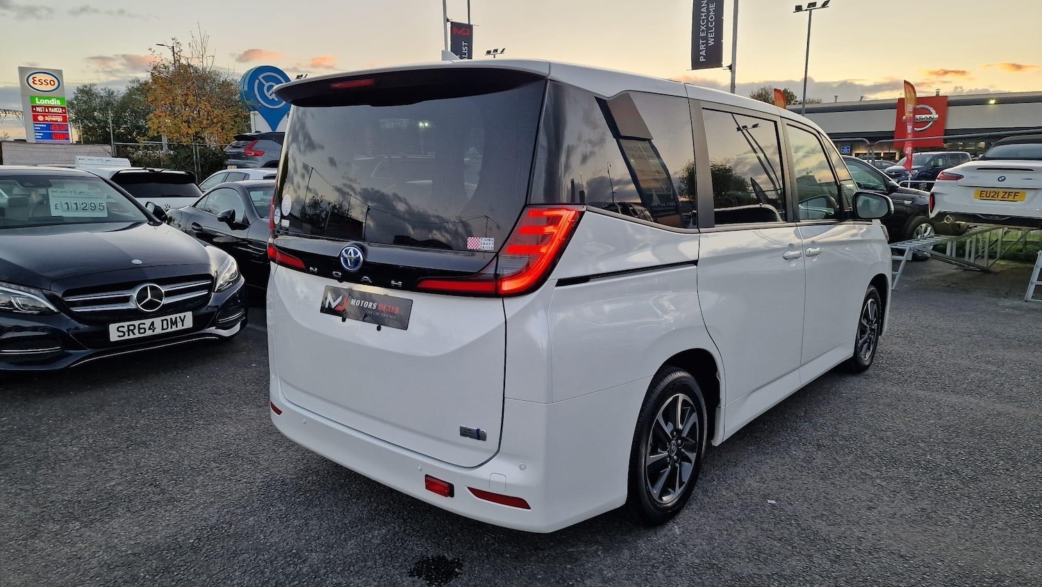 Used Toyota Voxy for sale - 76398120: Photo 8