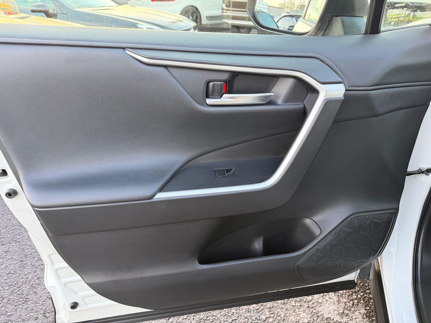 Used Toyota RAV4 for sale - 76975529: Photo 24