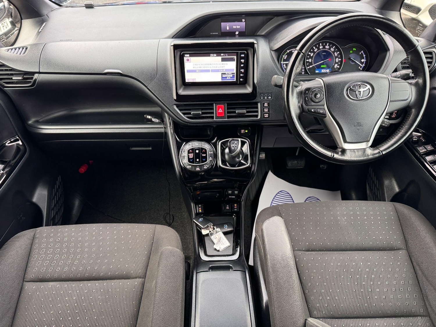 Used Toyota Voxy for sale - 76592184: Photo 11