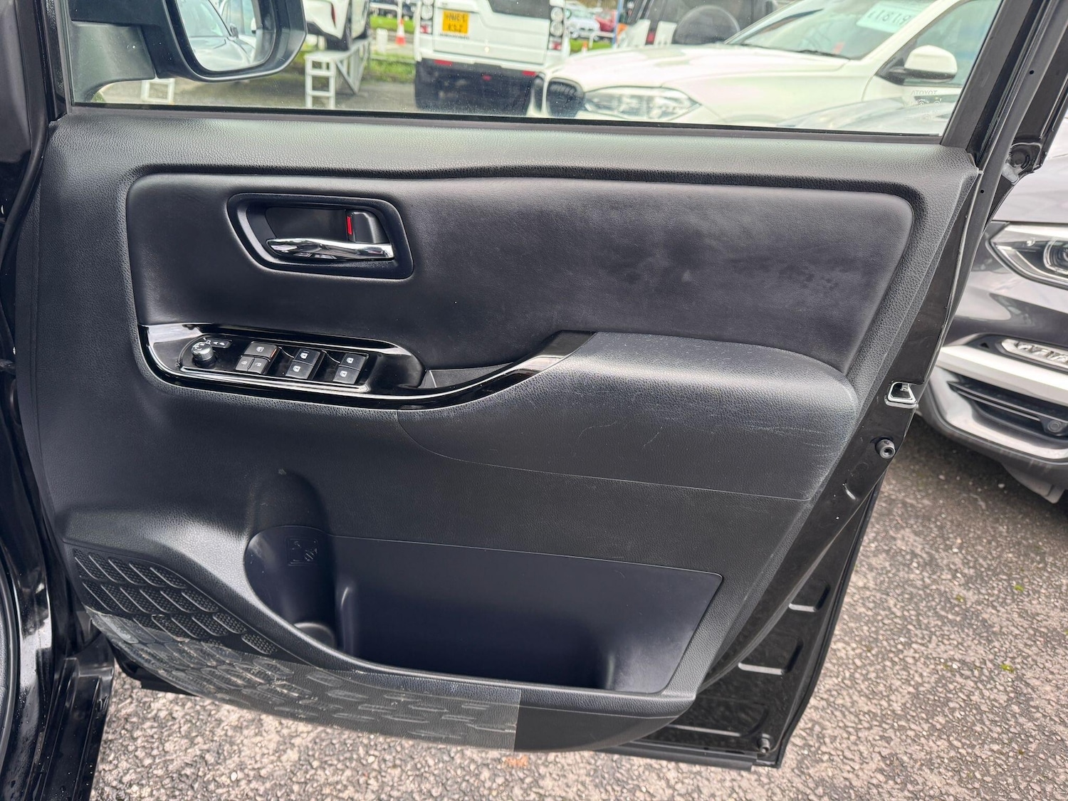 Used Toyota Voxy for sale - 76592184: Photo 21