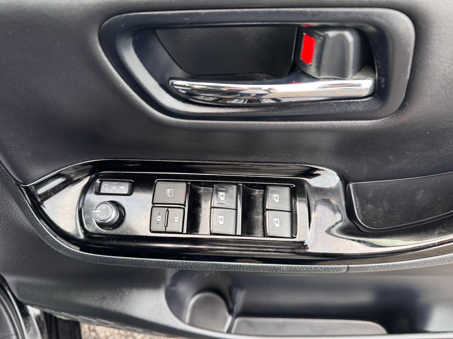 Used Toyota Voxy for sale - 76592184: Photo 22