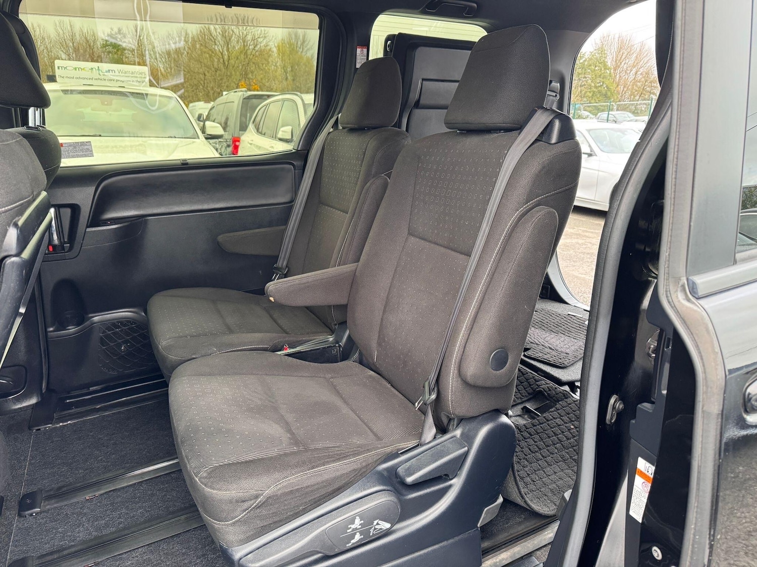 Used Toyota Voxy for sale - 76592184: Photo 24