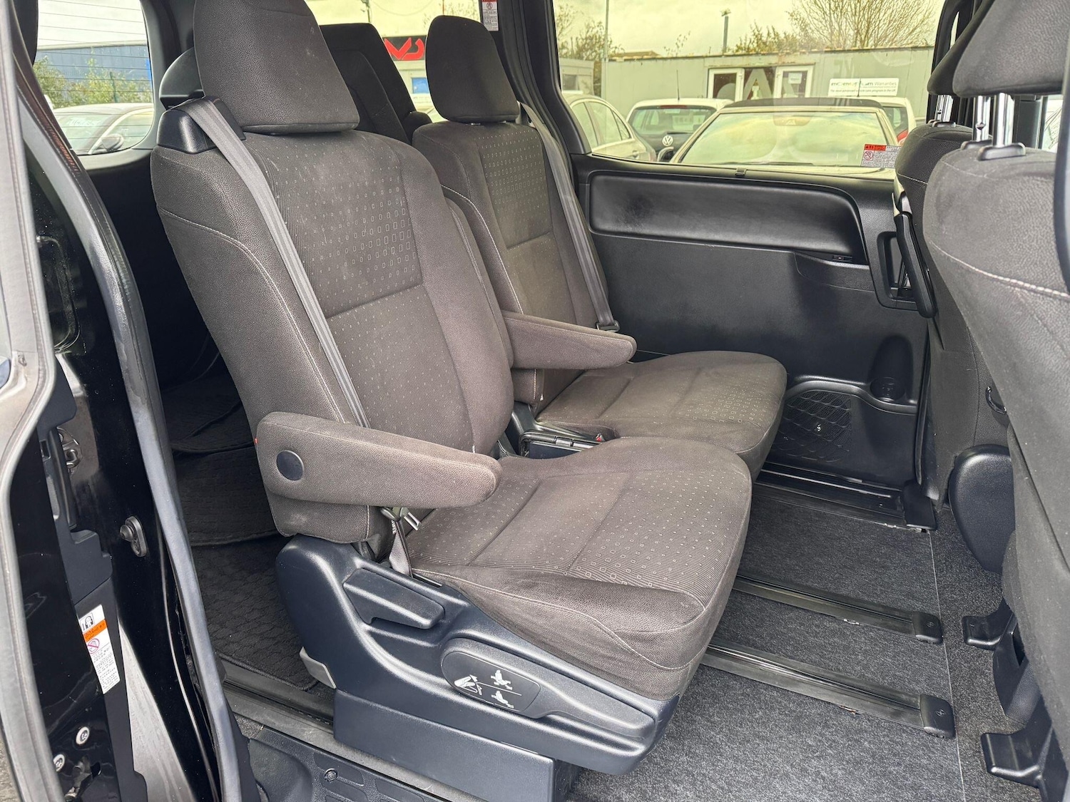 Used Toyota Voxy for sale - 76592184: Photo 26