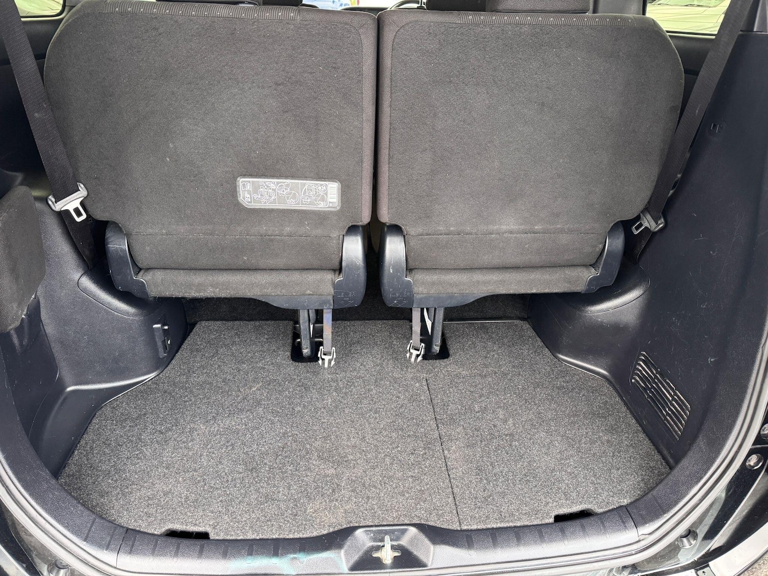 Used Toyota Voxy for sale - 76592184: Photo 31